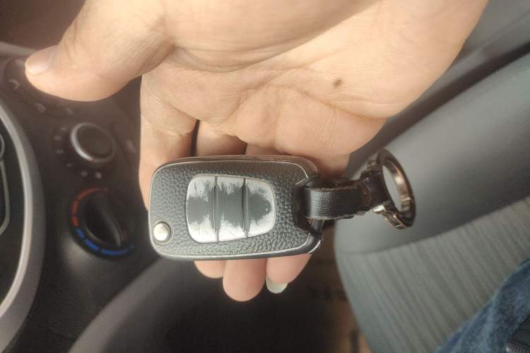 Used Hyundai Verna (older generation) 2014 1.4L Automatic Smart GLS Vehicle Key