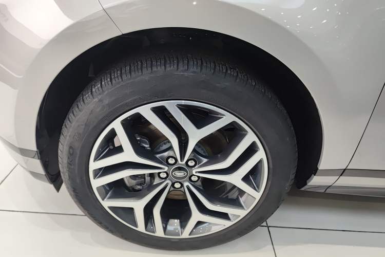 Used Land Rover Range Rover Evoque New Energy 2022 Aurora L P300e Plug-in Hybrid Electric Version