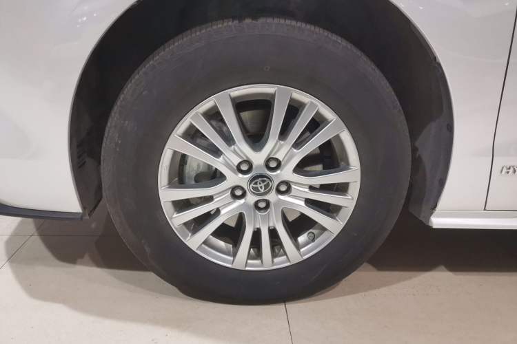 Used Toyota Sienna 2023 2.5L Hybrid Comfort Edition