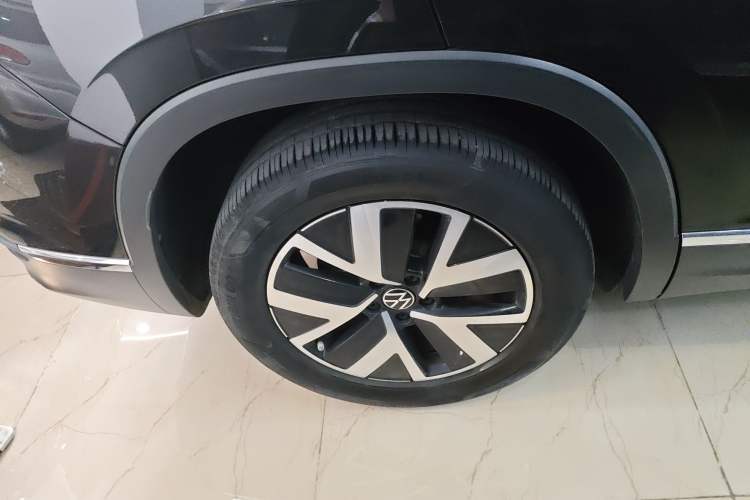 Used Volkswagen Tayron 2023 280TSI Two-Wheel-Drive Luxury Plus Advanced Version Right Rear Wheel Hub