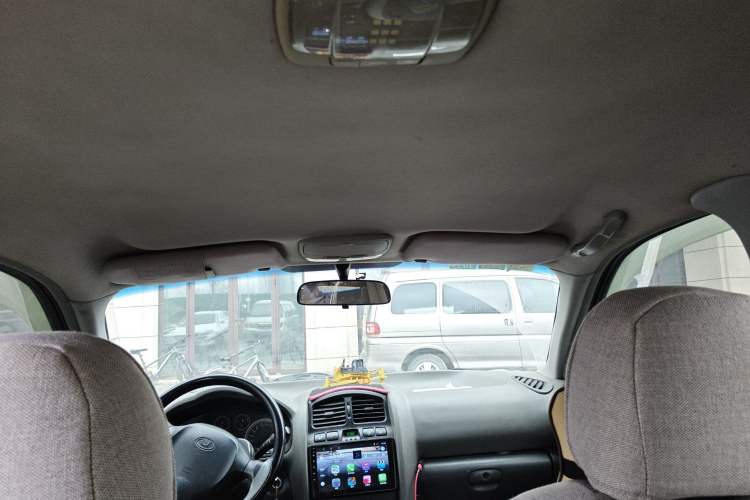 Used Huatai Santa Fe Classic 2009 2.0T Diesel Manual Two-Wheel Drive Comfort Version Headliner