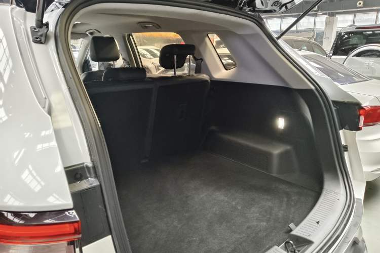 Used Wuling Asta 2021 1.5T CVT Starlight Edition Trunk