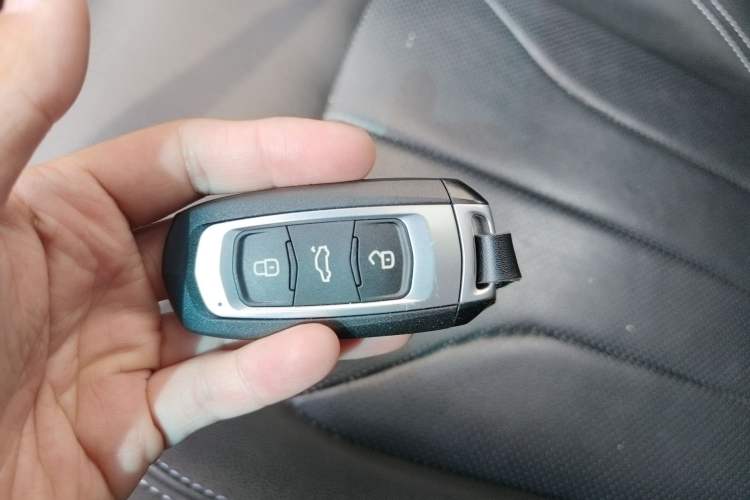 Used Geely Auto Emgrand 2017 Sedan Million Edition 1.5L Manual - Upward Version Vehicle Key