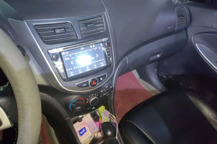 Used Hyundai Verna Ray 2014 1.4L Automatic GLX