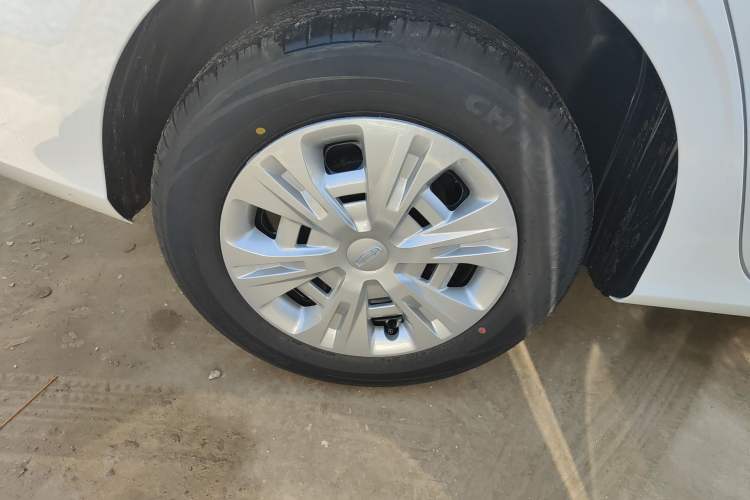 Used Geely Auto Emgrand 2025 4th Generation 1.5L Manual - Starry Edition
