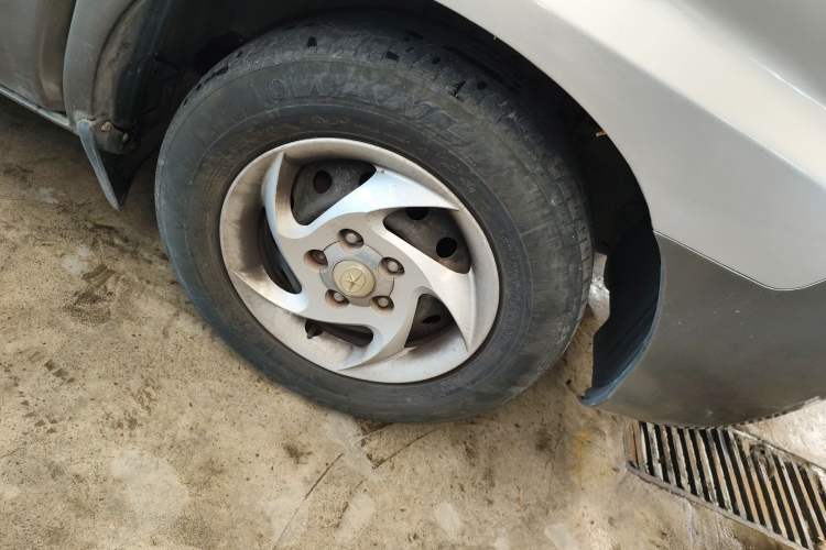 Used JAC Refine 2015 2.0L Shuttle Gasoline Long-Wheelbase Standard Version HFC4GA3-3D