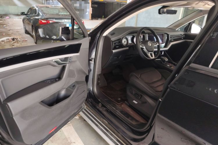 Used Volkswagen Touareg 2019 2.0 TSI Flagship Edition China VI
