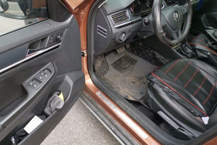 Used Volkswagen C-TREK 2017 230TSI DSG Comfort Version