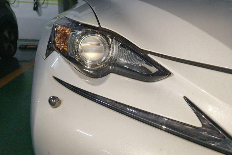 Used Lexus IS 2015 200t F SPORT
