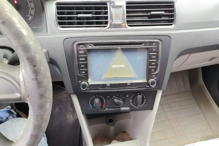 Used Skoda Rapid 2013 1.6L Manual Smart Selection Model