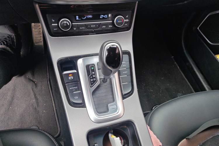 Used Geely Auto Emgrand GS 2018 Lingchao Edition 1.4T Automatic ZhenShang Smart Connectivity Model Gear Lever