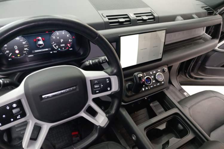 Used Land Rover Defender 2024 110 3.0T P400 XS
