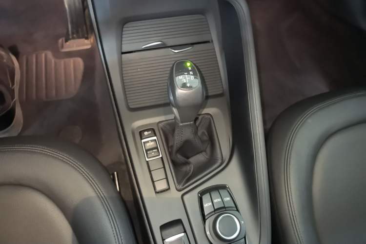 Used BMW X1 2018 sDrive20Li Leading Model Gear Lever