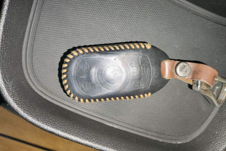 Used Buick GL8 2021 ES Landtrek 653T Luxury Model