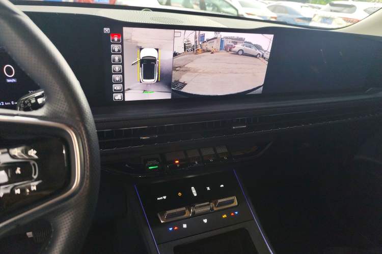 Used Lincoln Corsair 2024 1.5T Two-Wheel Drive Deluxe Hybrid Version Audio And AC Panel