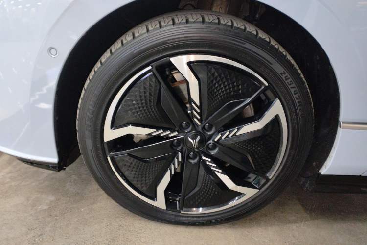 Used VOYAH PASSION 2023 Four-Wheel Drive Long-Range Version Exterior 7