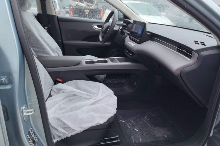 Used Roewe D6 2025 450 km Premium Edition Right Front Seat