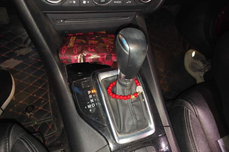 Used Mazda 3 Axela 2016 Sedan 1.5L Automatic Luxury Model