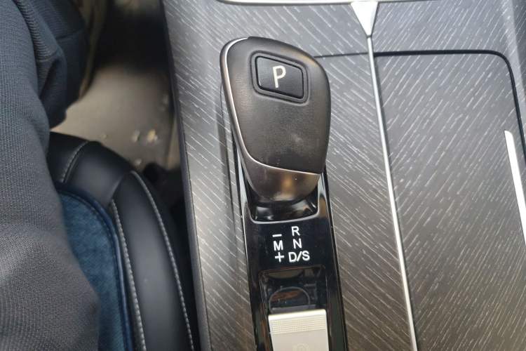 Used Venucia V 2021 260T Idol Edition