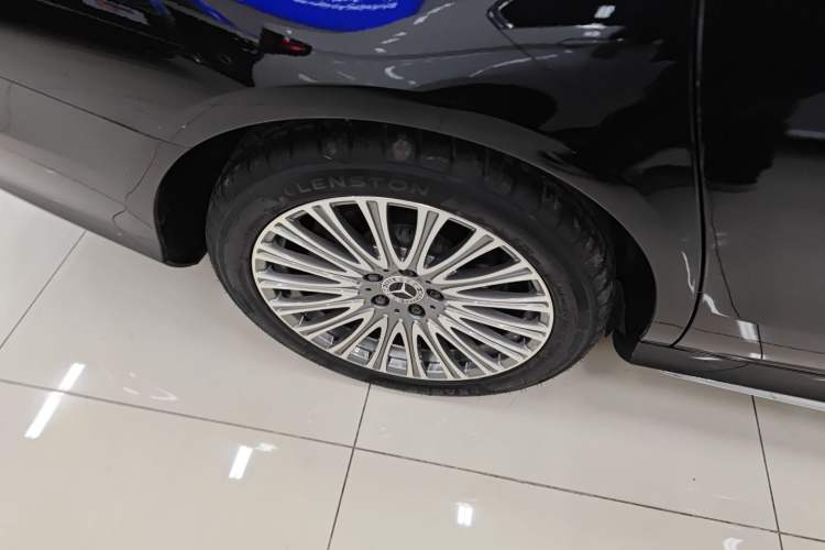 Used Mercedes-Benz E-Class 2018 Restyled E 300 L Sporty and Stylish Edition
