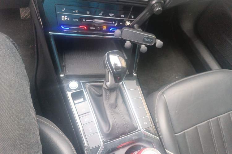 Used Volkswagen Passat 2022 330TSI Elite Edition Gear Lever