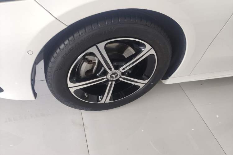 Used Mercedes-Benz A-Class 2023 A 200 L Fashion Model Left Front Wheel Hub