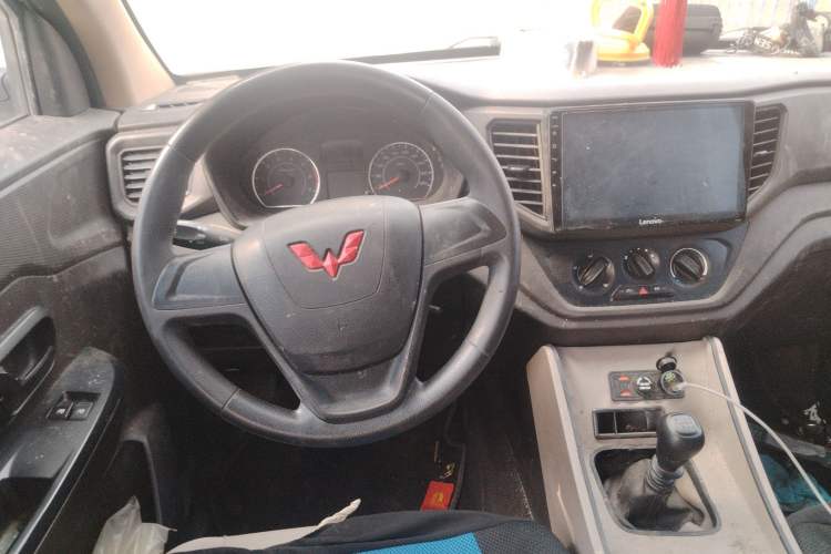 Used Wuling Hongguang V 2022 1.5L Jingqu Version Hydraulic Power Steering LAR