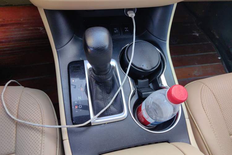 Used Toyota Highlander 2018 2.0T Four-Wheel Drive Elite Edition 7 Seats China VI Standard Gear Lever