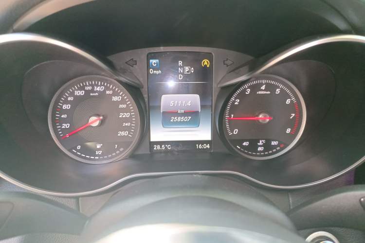 Used Mercedes-Benz C-Class 2015 C 260 L Odometer Close Up