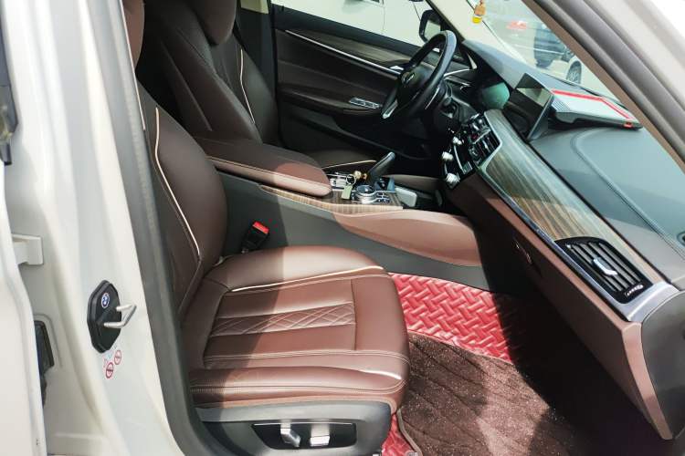 Used BMW 5 Series 2019 Facelifted 530Li Luxury Edition Premium Package Right Front Seat