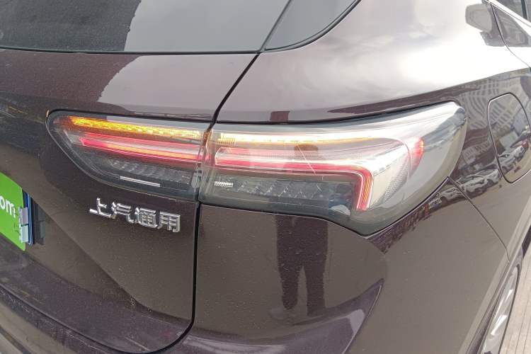 Used Buick Envision 2020 Encore S 652T All-Wheel-Drive Avenir Right Rear Taillight