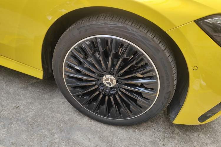 Used Mercedes-Benz CLE 2024 CLE 260 Convertible Coupe Right Front Wheel Hub