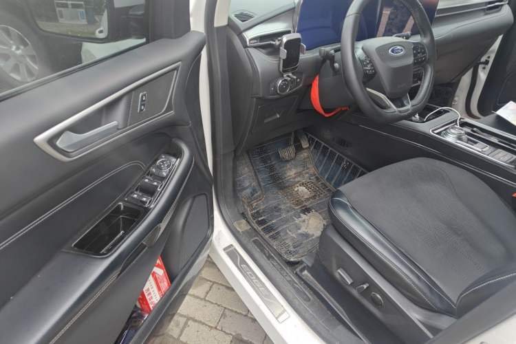 Used Ford Edge 2021 PLUS EcoBoost 245 Two-Wheel-Drive Platinum Edition 5 Seats