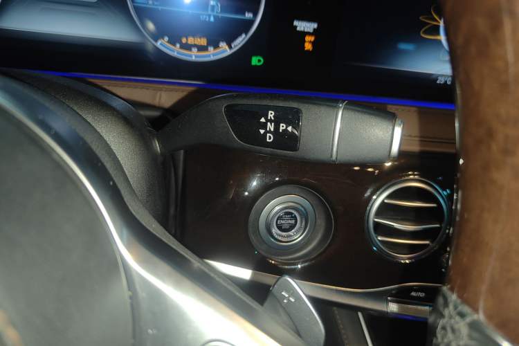 Used Mercedes-Benz Maybach S-Class 2019 S 450 4MATIC Gear Lever