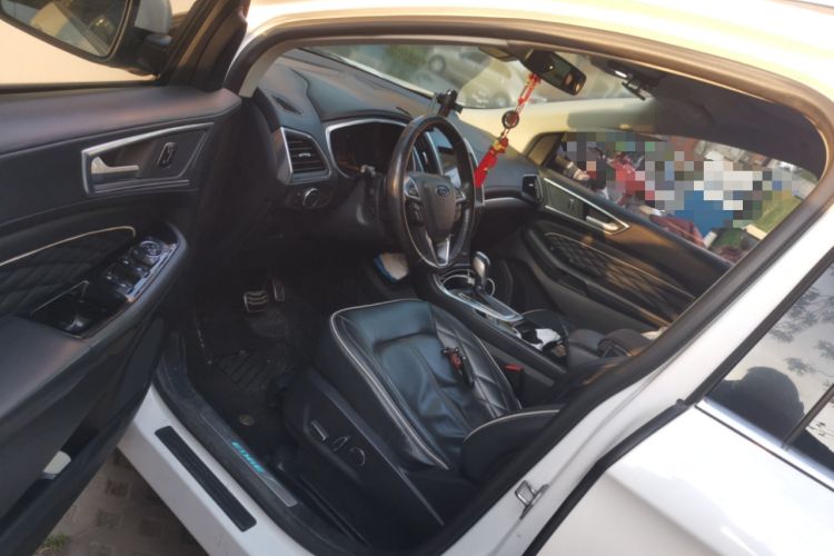 Used Ford Edge 2017 EcoBoost 245 Four-Wheel-Drive Flagship 7-Seater Driver Seat