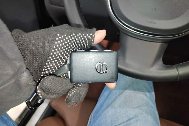 Used Volvo XC60 2023 B5 4x4 Smart Luxury Edition Vehicle Key