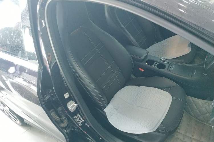 Used Mercedes-Benz A-Class 2015 A 200 Fashion Model