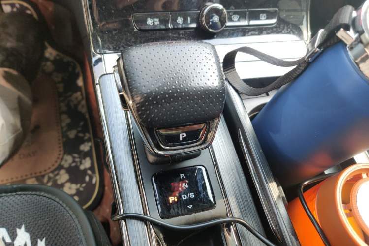 Used Roewe RX5 2023 PLUS 330TGI Automatic Trendsetting Smart Edition
