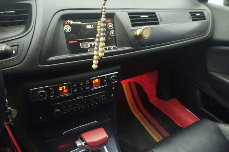 Used Citroen C5 2014 1.6T Automatic Luxury Model Audio And AC Panel