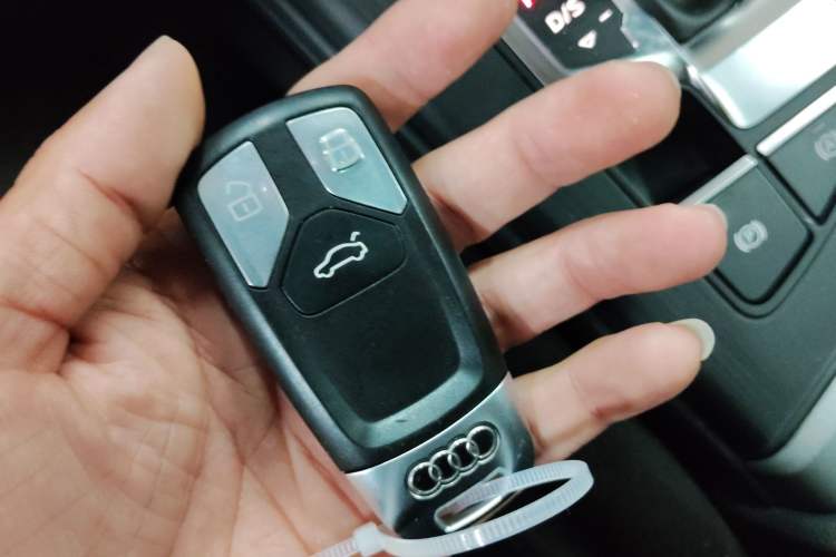 Used Audi A4L 2018 30th Anniversary Edition 40 TFSI Trendy Model Vehicle Key