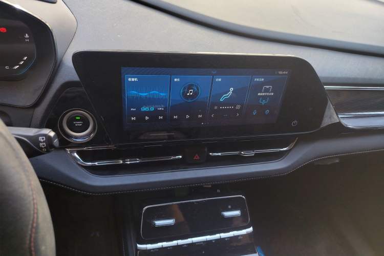 Used Wuling Victory 2020 1.5T CVT Flagship Edition Audio And AC Panel