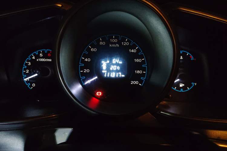 Used CHANGAN OSHAN CX70 2016 1.6L Manual Luxury Model Odometer Close Up