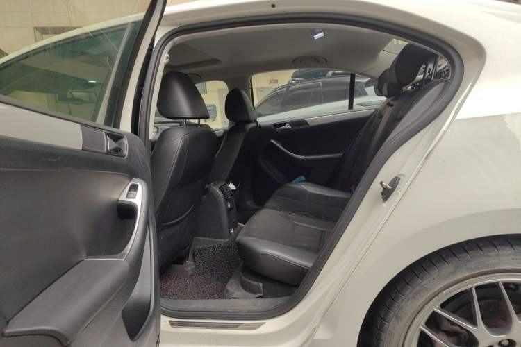 Used Volkswagen Sagitar 2014 1.4TSI Automatic Luxury Model Left Rear Seat