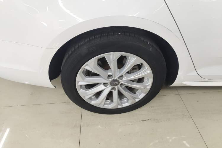 Used Audi A4L 2017 Plus 40 TFSI Ambition Model
