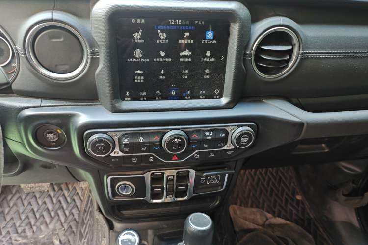 Used Jeep Gladiator 2022 3.6L Pioneer Edition Audio And AC Panel