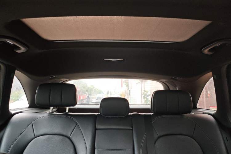 Used Mercedes-Benz GLC 2016 GLC 260 4MATIC Luxury Model