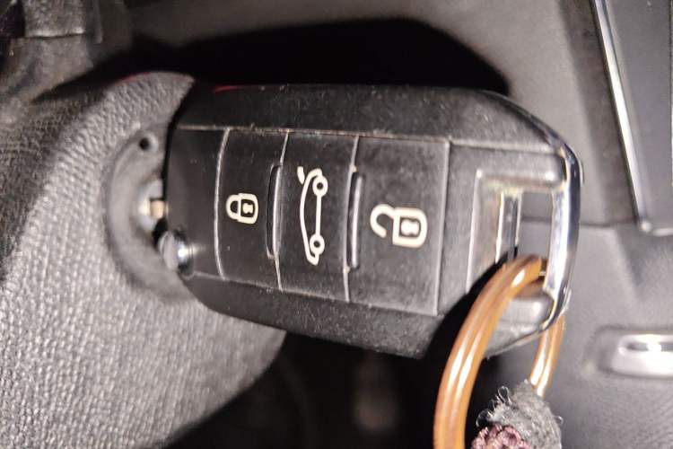 Used Peugeot 408 2016 1.6T Automatic Luxury Edition Vehicle Key