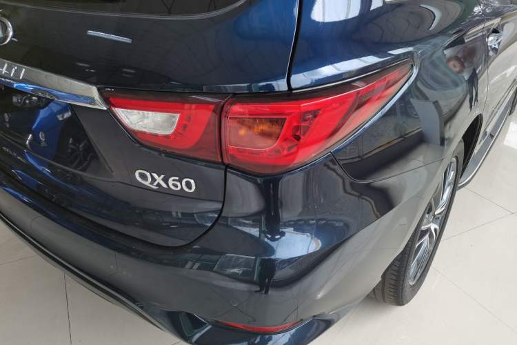 Used Infiniti QX60 2016 2.5 S/C Hybrid Two-Wheel-Drive Excellence Edition China V Standard