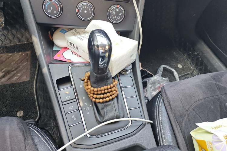 Used Volkswagen Bora 2019 1.5L Automatic Fashion Model Gear Lever