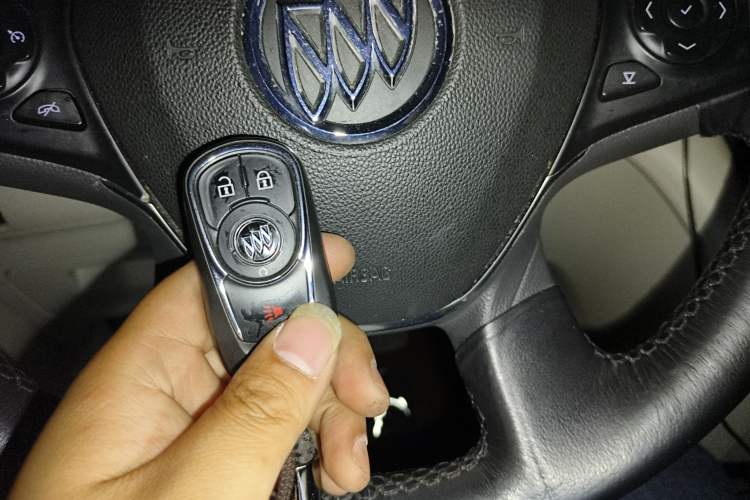 Used Buick GL8 2017 ES 28T Comfort Model China V Standard